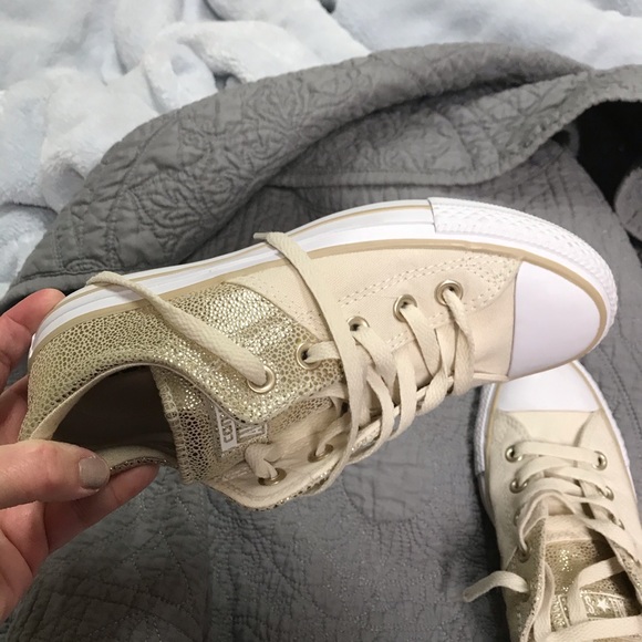 Converse - Picture 3 of 5